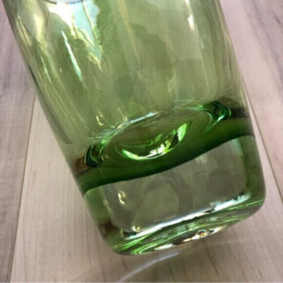 Vintage Green glass vase - Picture 9 of 9